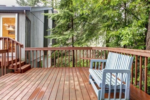 Oakland Deck Builders Give Tips on How to Choose the Best Type of Wood