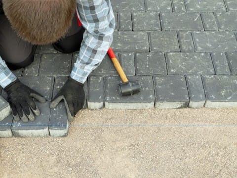 Common Materials for Paving Standard and Bridge Driveways in Oakland